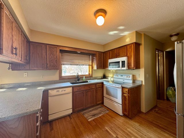 2906 Innsdale Avenue N, Lake Elmo, MN 55042