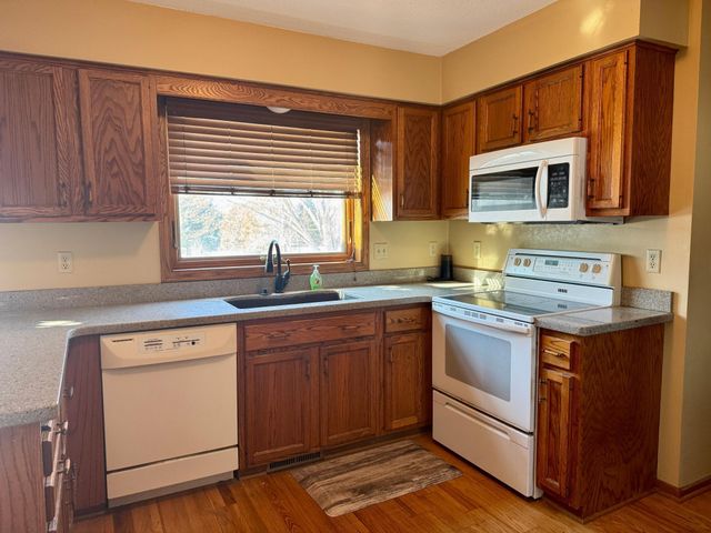 2906 Innsdale Avenue N, Lake Elmo, MN 55042