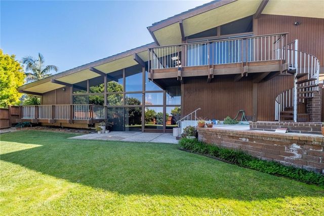 1825 Via Estudillo, Palos Verdes Estates, CA 90274