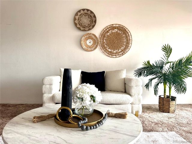 1121 Albion St 910, Denver, CO 80220