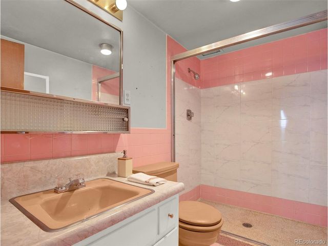 1121 Albion St 910, Denver, CO 80220