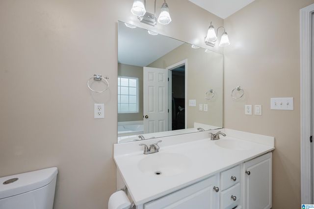 633 MERIWEATHER DRIVE, Calera, AL 35040