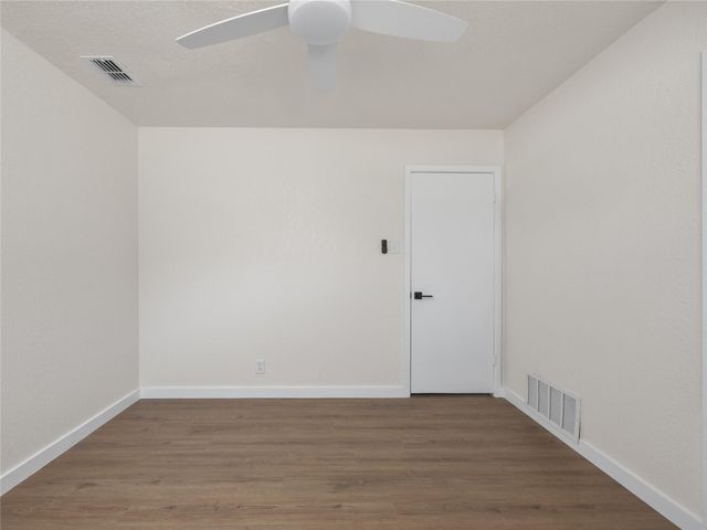 314 Weathercock LN, Windcrest, TX 78239