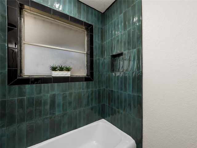 314 Weathercock LN, Windcrest, TX 78239