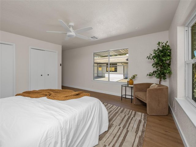 314 Weathercock LN, Windcrest, TX 78239