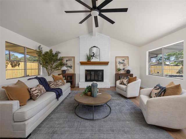 314 Weathercock LN, Windcrest, TX 78239