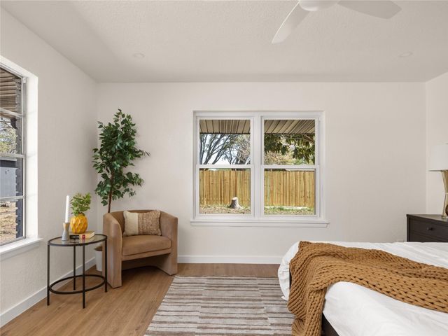 314 Weathercock LN, Windcrest, TX 78239