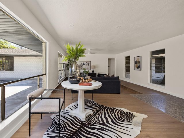 314 Weathercock LN, Windcrest, TX 78239