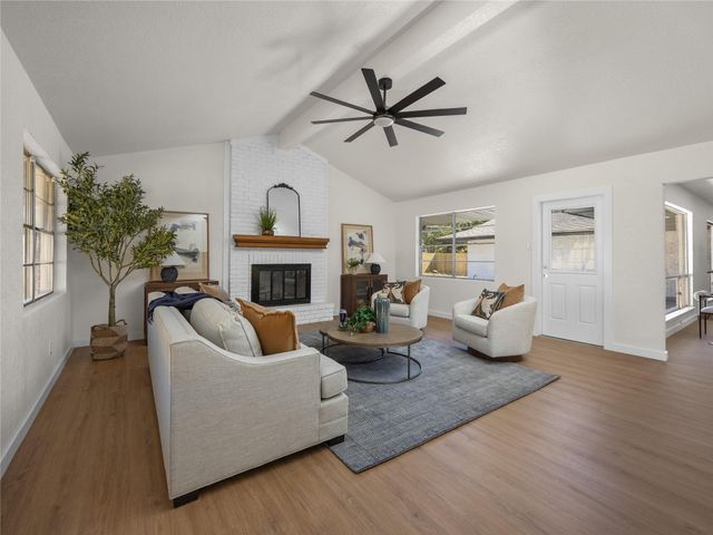 314 Weathercock LN, Windcrest, TX 78239