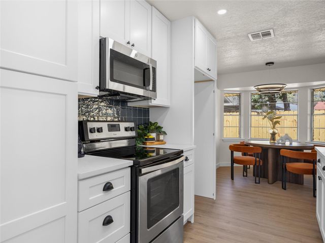 314 Weathercock LN, Windcrest, TX 78239