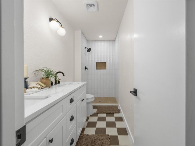 314 Weathercock LN, Windcrest, TX 78239