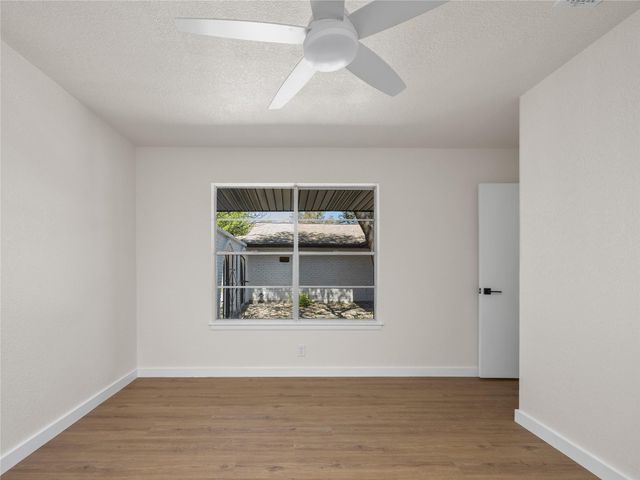 314 Weathercock LN, Windcrest, TX 78239