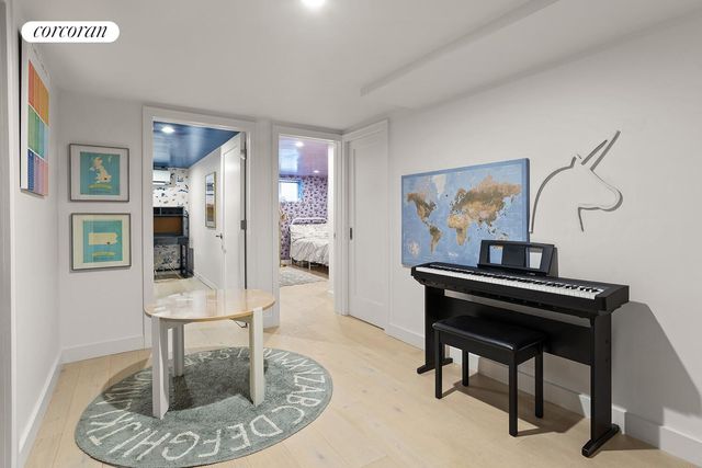 306 E 82nd St Apt 1A, New York City, NY 10028