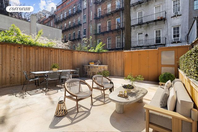 306 E 82nd St Apt 1A, New York City, NY 10028