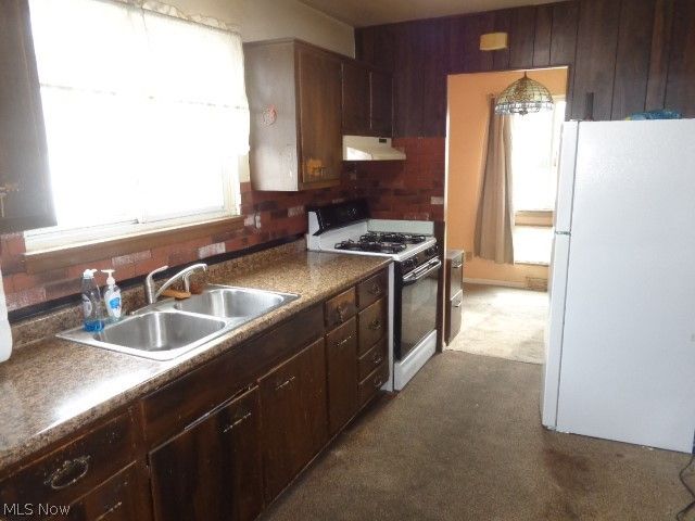 6292 Smith Road, Brook Park, OH 44142