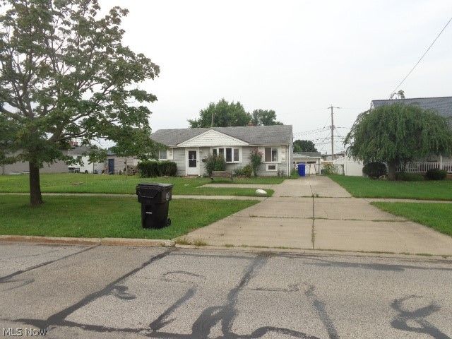 6292 Smith Road, Brook Park, OH 44142