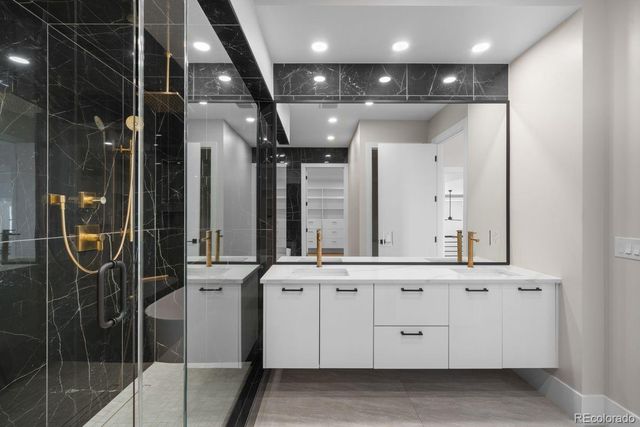 6954 S Espana Way, Centennial, CO 80016