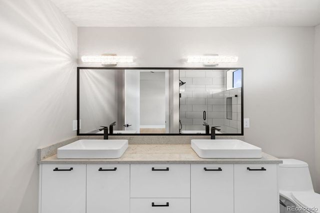 6954 S Espana Way, Centennial, CO 80016