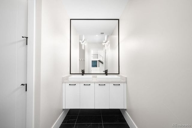 6954 S Espana Way, Centennial, CO 80016