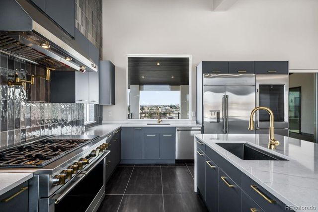 6954 S Espana Way, Centennial, CO 80016