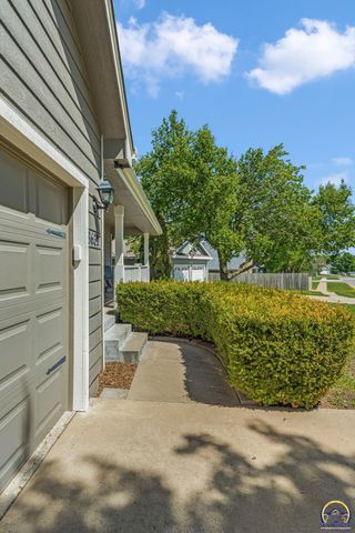 3639 SW Glendale DR, Topeka, KS 66614