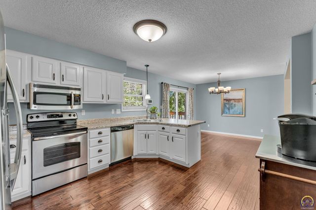 3639 SW Glendale DR, Topeka, KS 66614