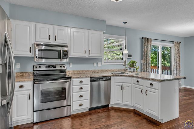 3639 SW Glendale DR, Topeka, KS 66614