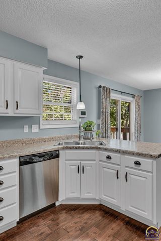 3639 SW Glendale DR, Topeka, KS 66614