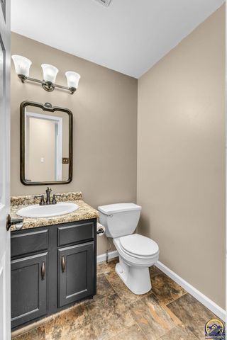 3639 SW Glendale DR, Topeka, KS 66614