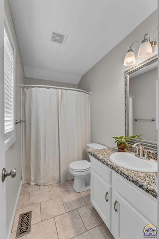 3639 SW Glendale DR, Topeka, KS 66614