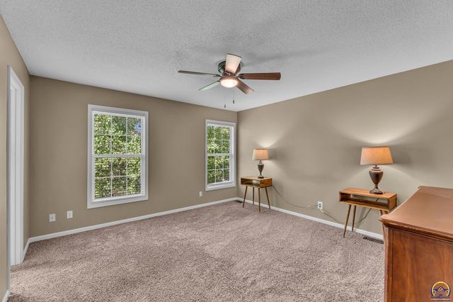 3639 SW Glendale DR, Topeka, KS 66614