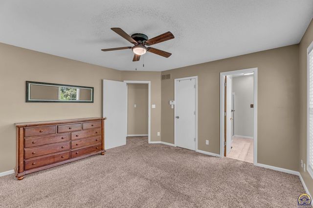 3639 SW Glendale DR, Topeka, KS 66614