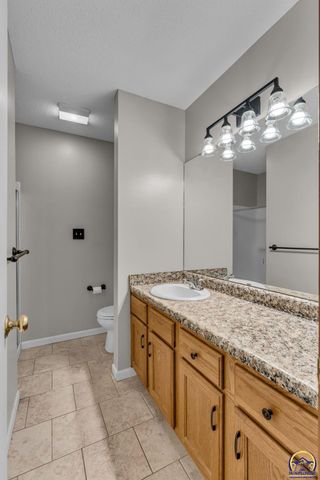 3639 SW Glendale DR, Topeka, KS 66614