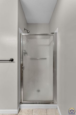 3639 SW Glendale DR, Topeka, KS 66614