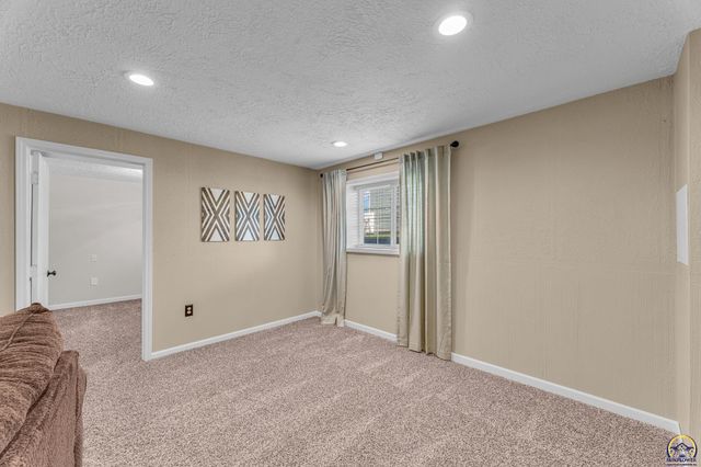 3639 SW Glendale DR, Topeka, KS 66614