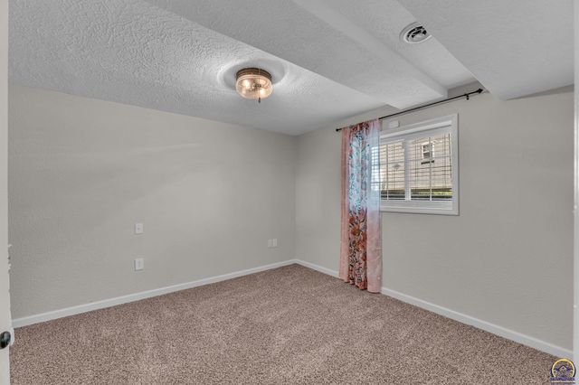 3639 SW Glendale DR, Topeka, KS 66614