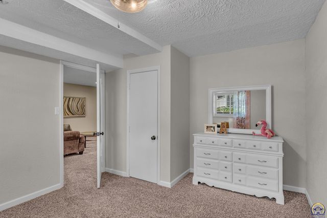 3639 SW Glendale DR, Topeka, KS 66614