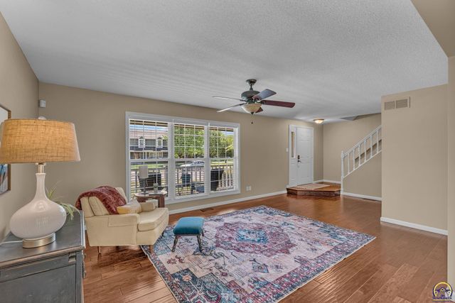 3639 SW Glendale DR, Topeka, KS 66614