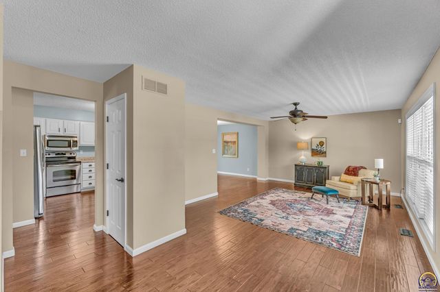 3639 SW Glendale DR, Topeka, KS 66614