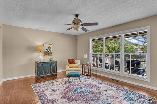 3639 SW Glendale DR, Topeka, KS 66614