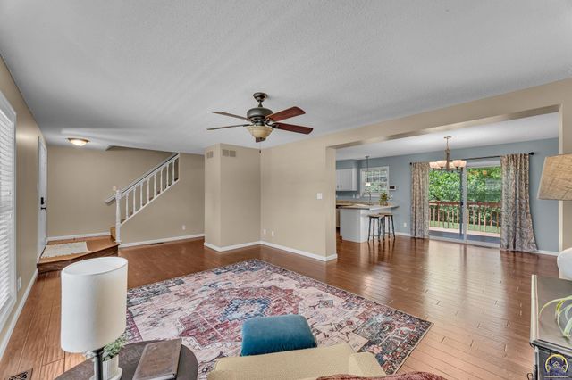 3639 SW Glendale DR, Topeka, KS 66614