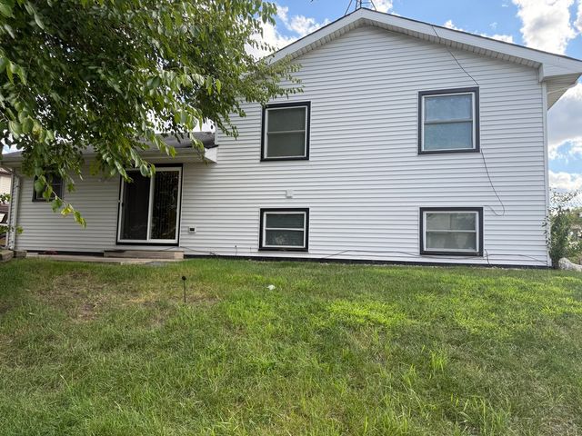 808 E 194th Street, Glenwood, IL 60425