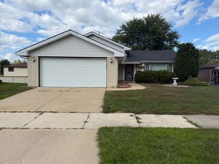 808 E 194th Street, Glenwood, IL 60425