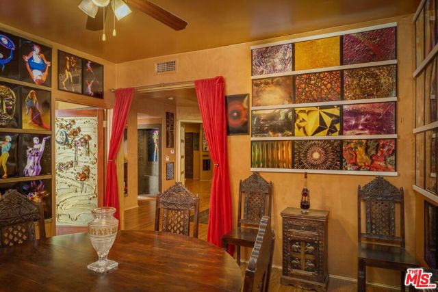 2189 Sunset Plaza Drive, Los Angeles, CA 90069