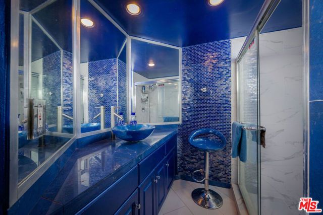 2189 Sunset Plaza Drive, Los Angeles, CA 90069