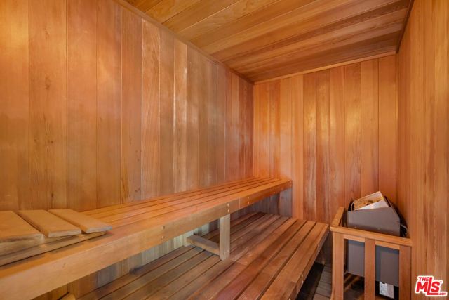 2189 Sunset Plaza Drive, Los Angeles, CA 90069