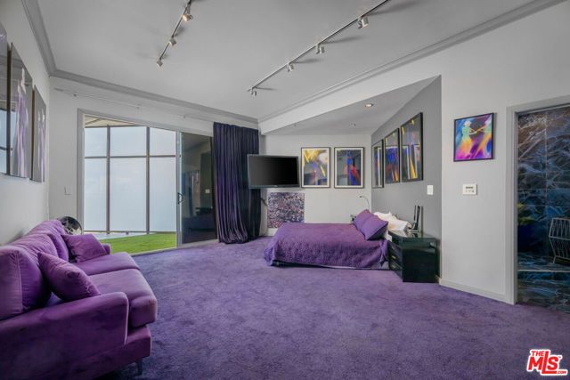 2189 Sunset Plaza Drive, Los Angeles, CA 90069