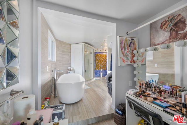 2189 Sunset Plaza Drive, Los Angeles, CA 90069