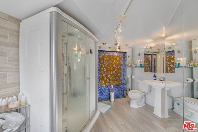 2189 Sunset Plaza Drive, Los Angeles, CA 90069