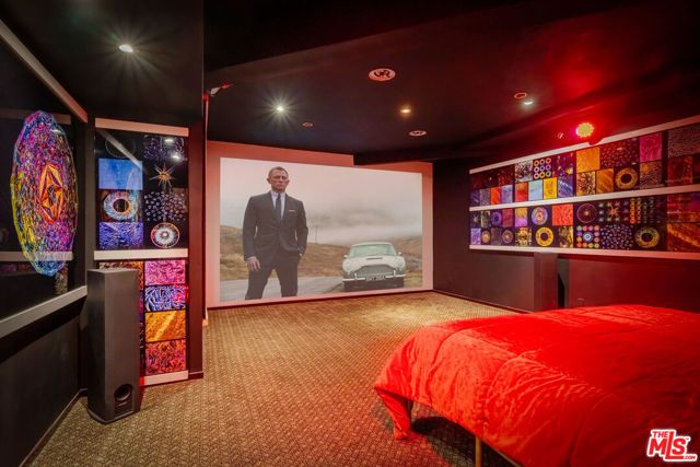 2189 Sunset Plaza Drive, Los Angeles, CA 90069